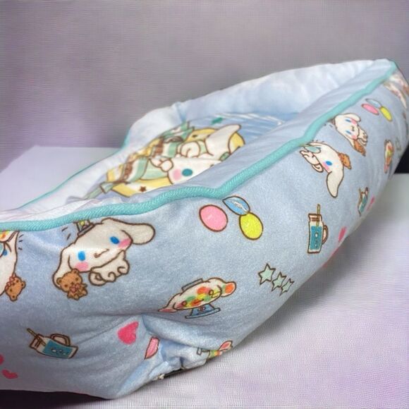 Sanrio Hello Kitty and Friends Cinnamaroll Super Soft Non-Slip Pet Bed Dogs Cats - Picture 5 of 7